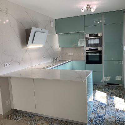 Cuisine laquée bleu